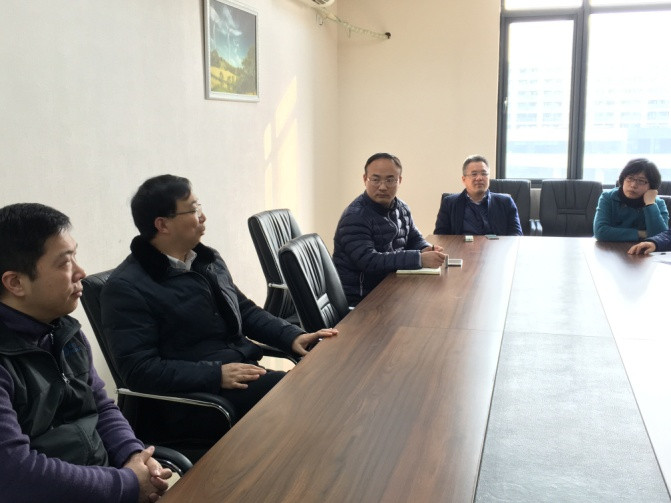 图391porn
姜斌院长和电气工程党支部党员们进行讨论和交流_副本.jpg